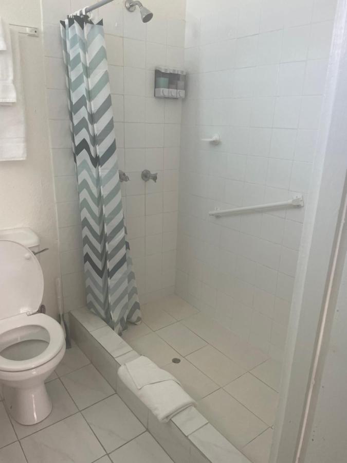 Nautilus Ocean Suites Бриджтаун Екстериор снимка