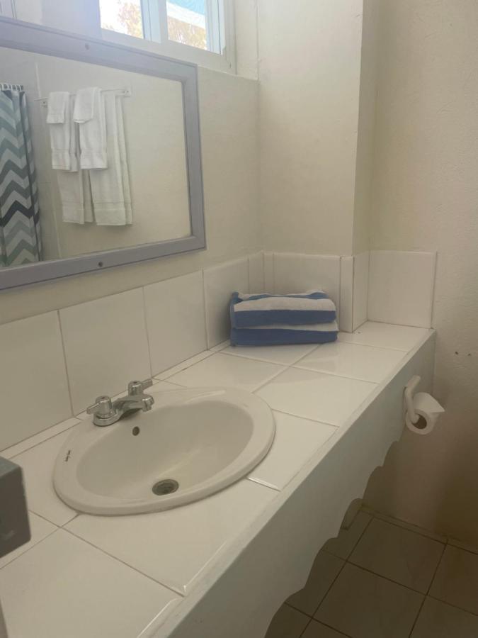 Nautilus Ocean Suites Бриджтаун Екстериор снимка